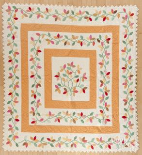 Appraisal: Pieced and appliqu vine and square quilt early th c