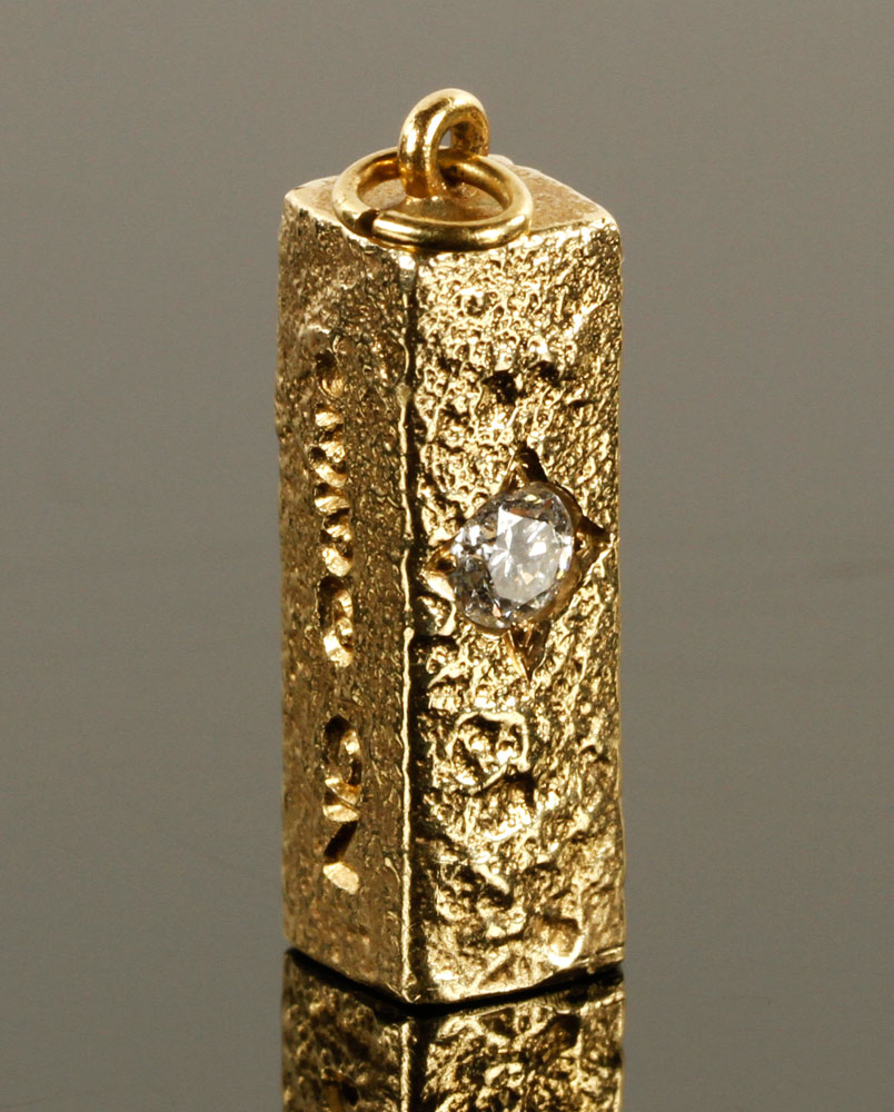 Appraisal: - K Block of Gold K gold block with diamond