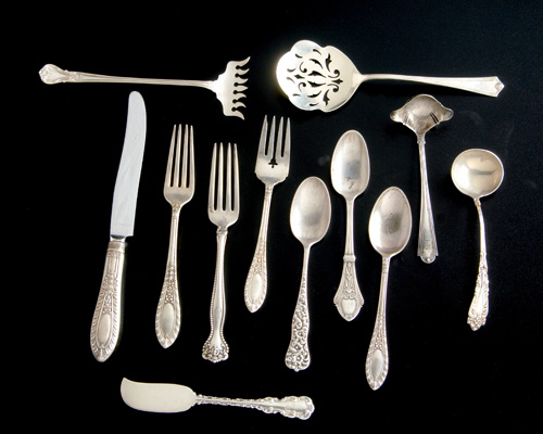 Appraisal: Seventy-two American sterling flatware pieces six Rococo teaspoons by Dominick