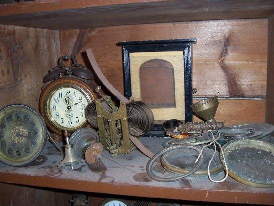 Appraisal: Sundry clock glasses clock movements etc