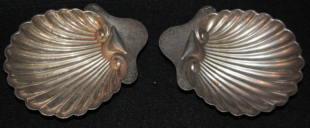 Appraisal: A PAIR OF SILVER SCALLOP SHELL SHAPED ASHTRAYS London grams