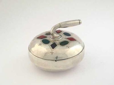 Appraisal: An Edwardian Scottish novelty snuff box in the form of