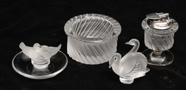 Appraisal: Lalique of FranceTwo swans a frosted glass paperweightetched 'Lalique France'