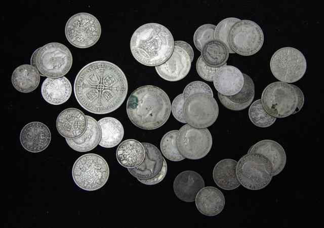 Appraisal: A small quantity of silver sixpences and other coins