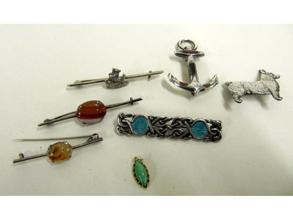 Appraisal: Lot comprising Scottish silver and agate anchor brooch two agate