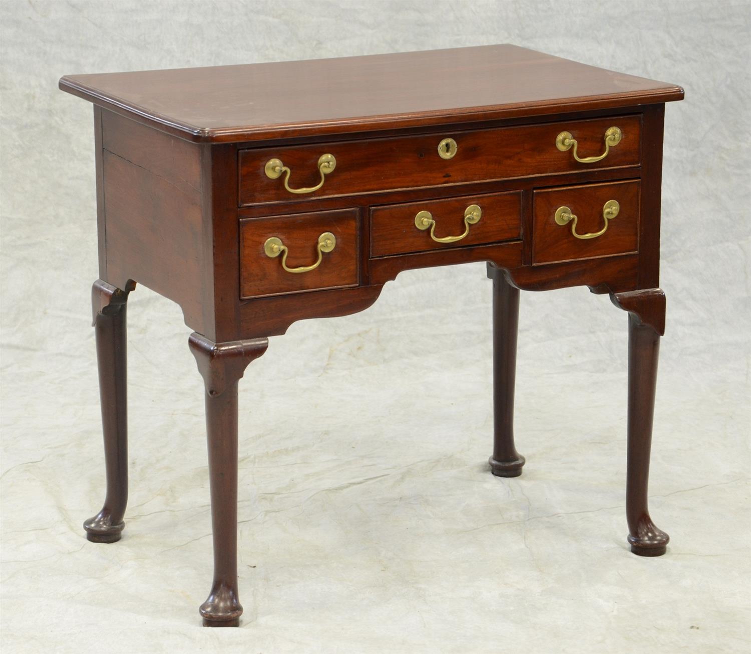 Appraisal: Mahogany Queen Anne dressing table rectangular molded top over base