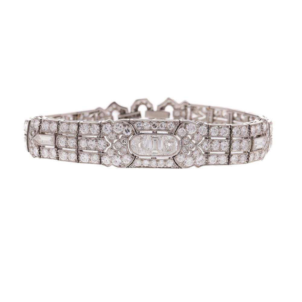 Appraisal: An Impressive ctw Art Deco Diamond Bracelet Platinum Art Deco