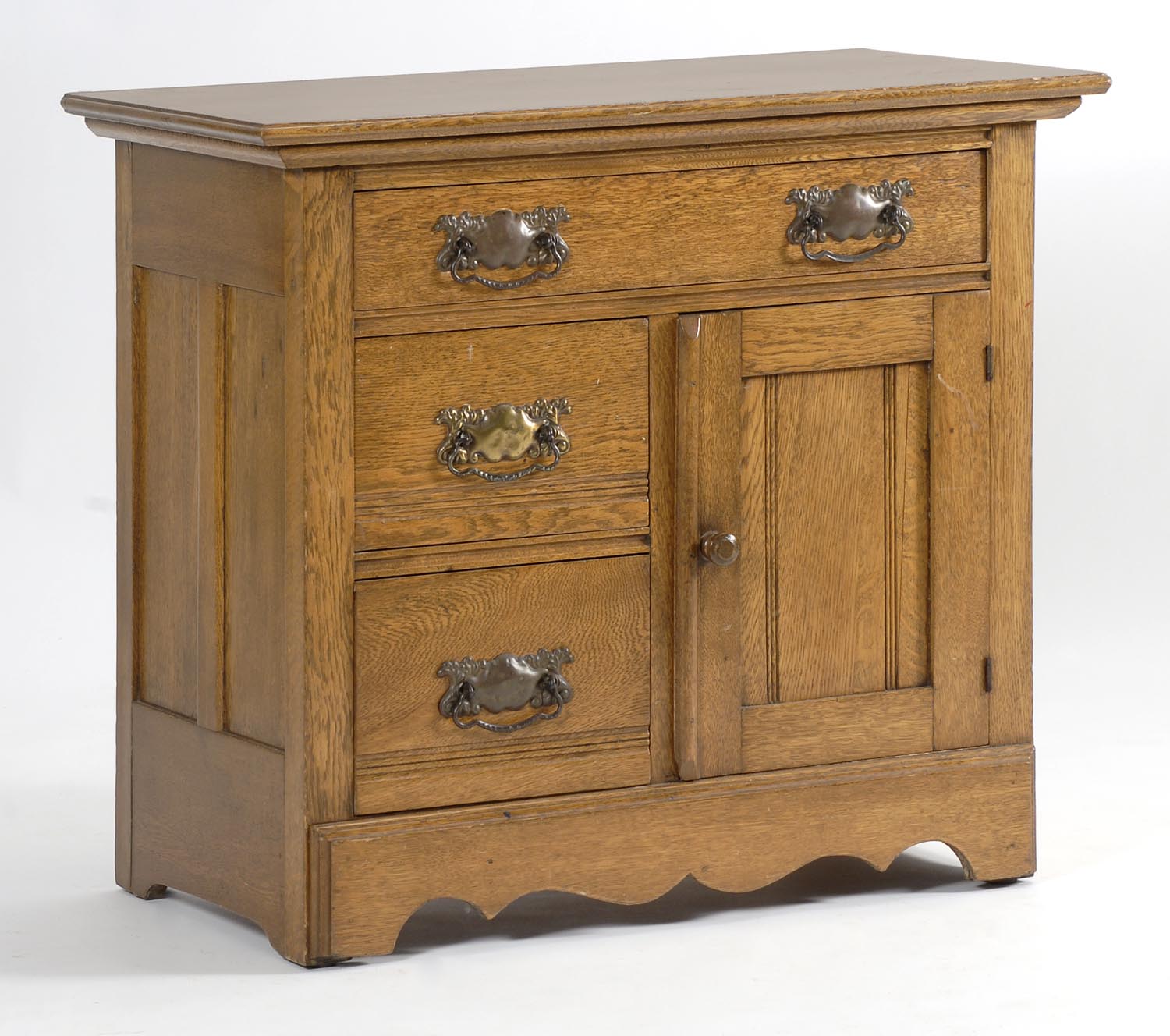 Appraisal: LATE TH EARLY TH CENTURY OAK COMMODE with full-width drawer