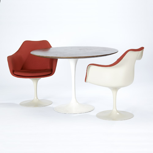 Appraisal: EERO SAARINEN KNOLL Tulip dining table with white laminate top