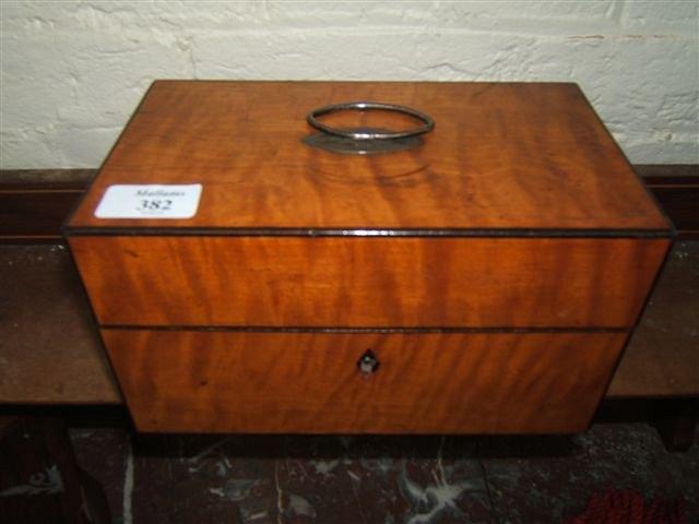 Appraisal: A Georgian satinwood tea caddy with boxwood edging wide