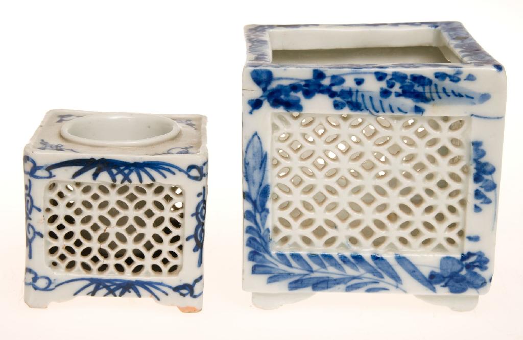 Appraisal: CHINESE BLUE AND WHITE PORCELAIN INKWELL th CENTURY of square