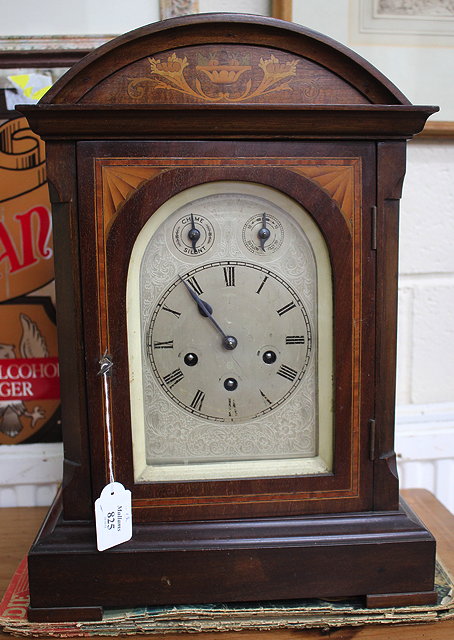 Appraisal: AN EARLY TH CENTURY MAHOGANY CASED MANTLE CLOCK with decorative