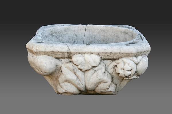 Appraisal: An Italian Renaissance marble fountain base Tuscany th century Square