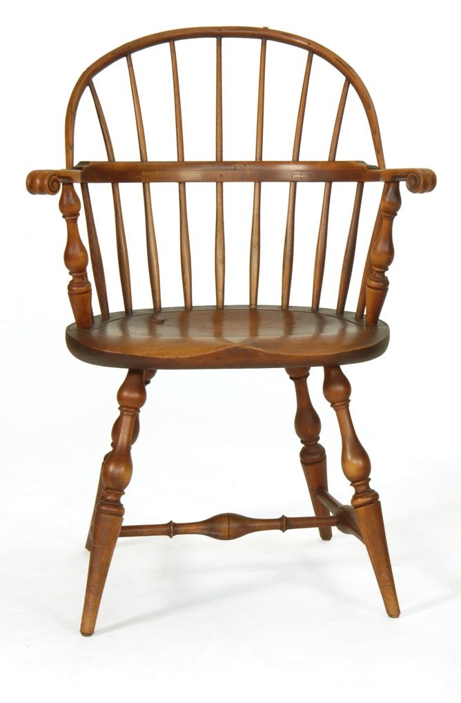 Appraisal: BOWBACK KNUCKLE-ARM WINDSOR CHAIR In maple and pine Probably Wallace