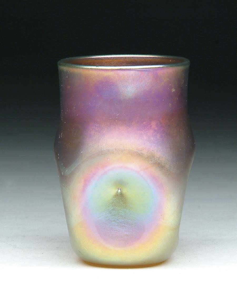 Appraisal: QUEZAL CABINET VASE Nice signed Quezal cabinet vase is iridescent