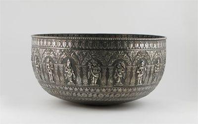 Appraisal: A large Indian copper bowl inlaid in silver with figures