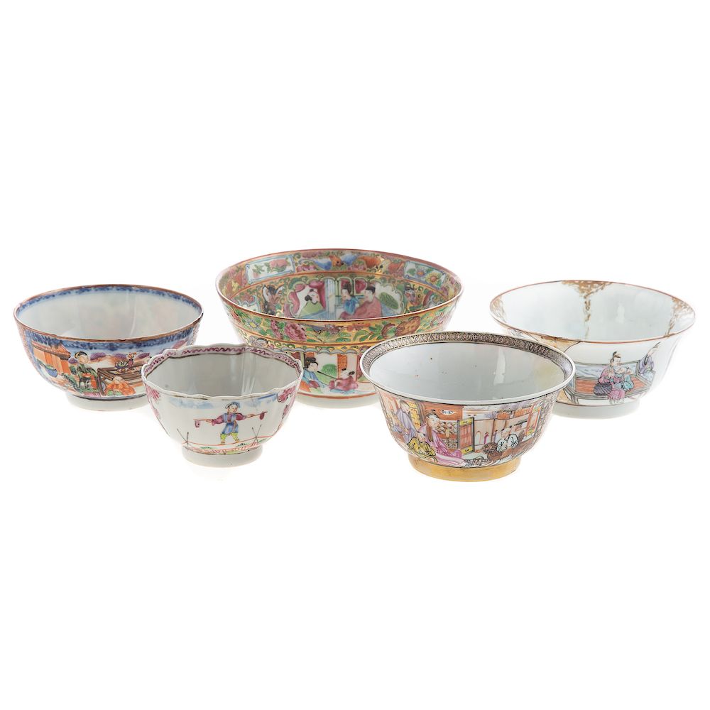 Appraisal: Five Small Chinese Export Porcelain Bowls includes Mandarin Palette tea