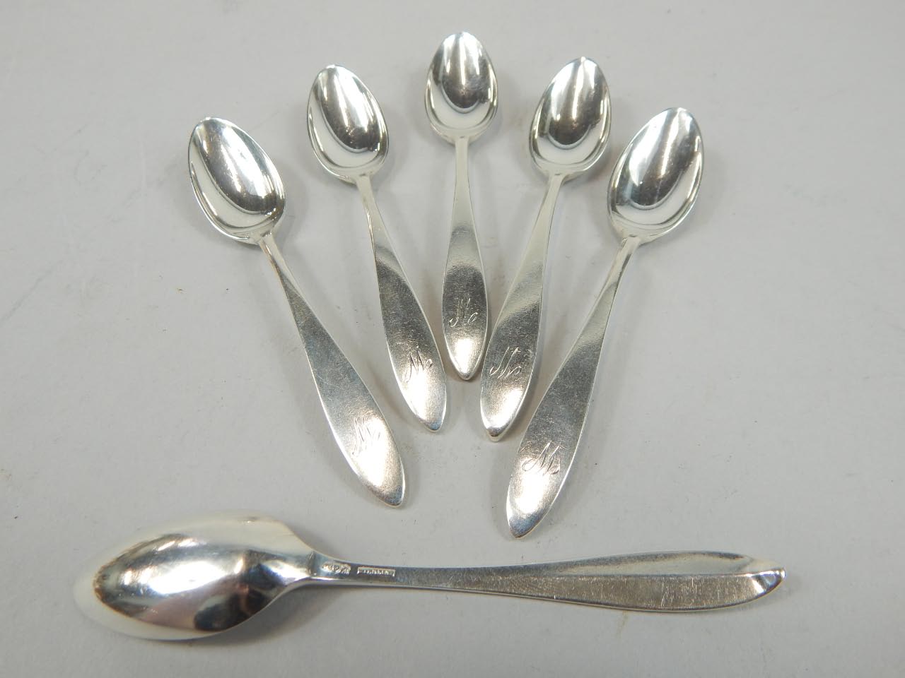 Appraisal: A set of six sterling silver teaspoons mitre topped plain