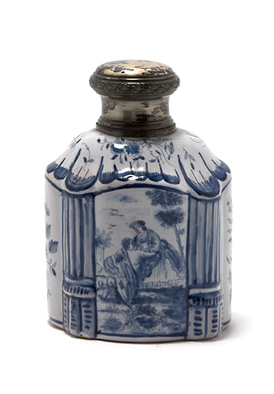 Appraisal: Continental Blue and White Faience Tea Caddy Estimate -