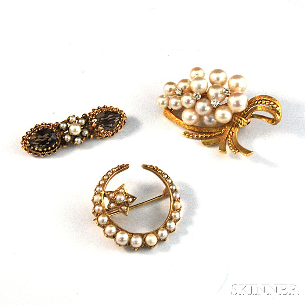 Appraisal: Three Gold and Pearl Brooches a kt gold bar pin