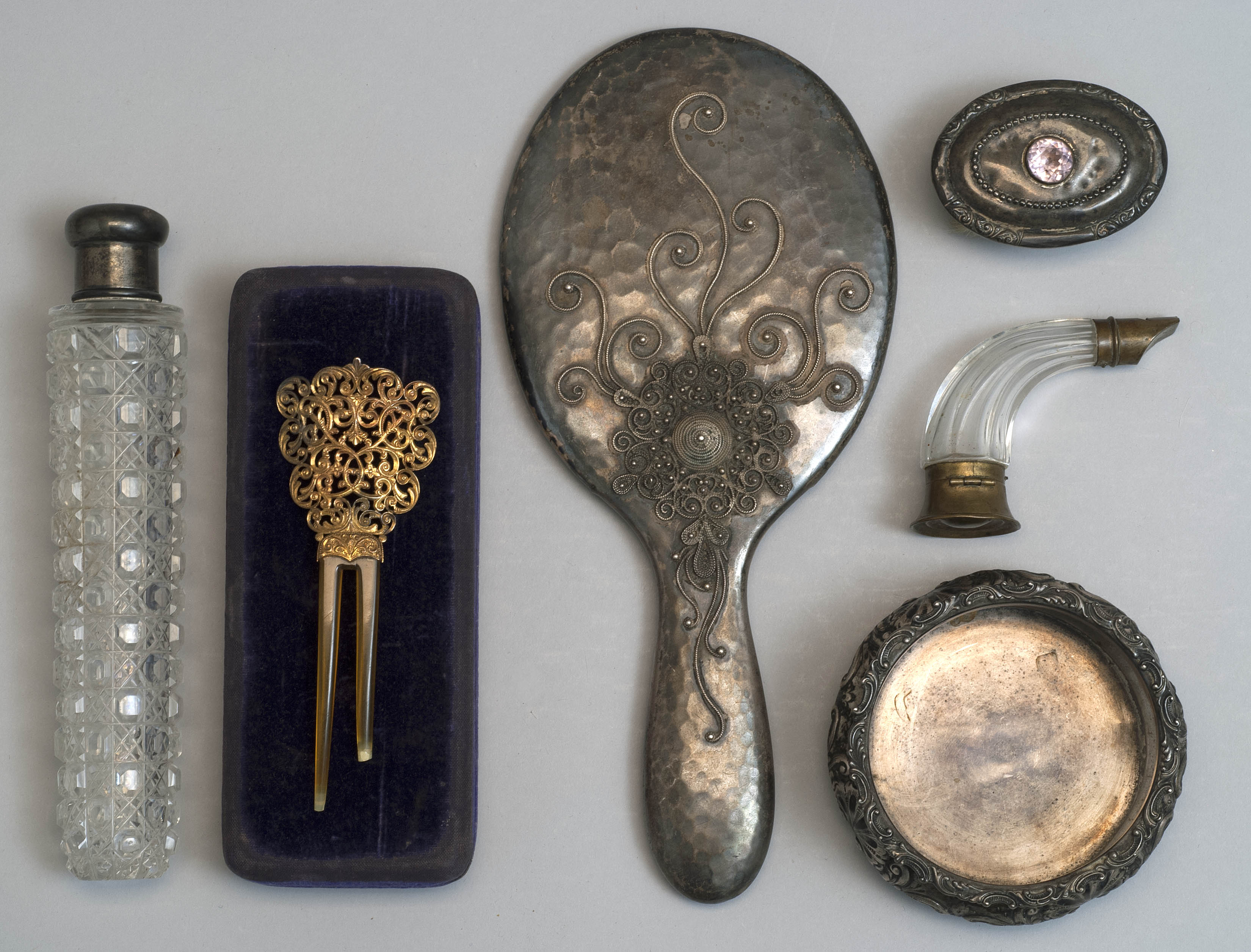 Appraisal: SIX VANITY ITEMS Late th Early th Century Whiting sterling