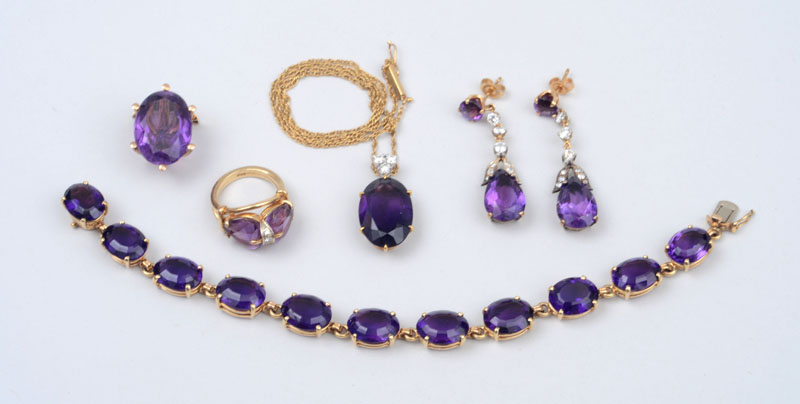 Appraisal: ASSEMBLED SET OF FIVE VINTAGE K YELLOW GOLD AMETHYST AND