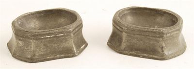 Appraisal: A pair of early th century pewter trencher salts with