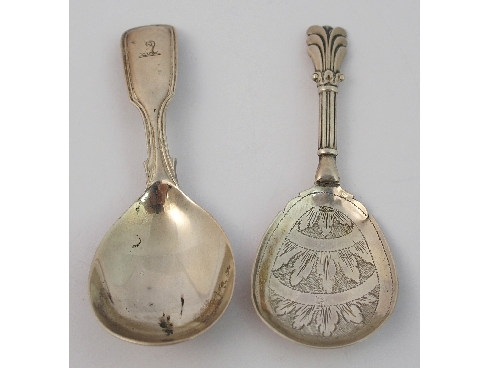 Appraisal: A silver caddy spoonby George Unite Birmingham shovel shaped with