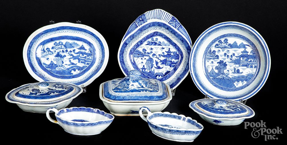 Appraisal: Group of Chinese export porcelain Canton dishes Group of Chinese