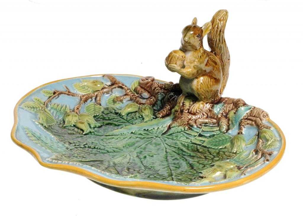 Appraisal: A GEORGE JONES MAJOLICA NUT DISH of kidney shape with