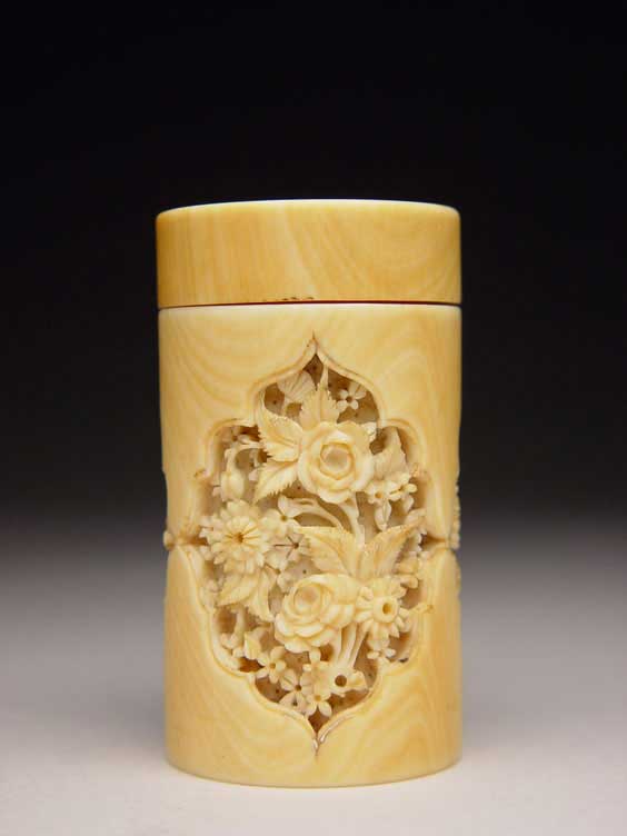 Appraisal: ANTIQUE IVORY BOX Antique Chinese ivory box of cylindrical form