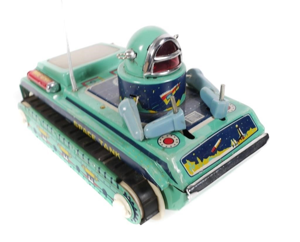 Appraisal: Battery Operated Gyro Action Space Tank ME with box Tank