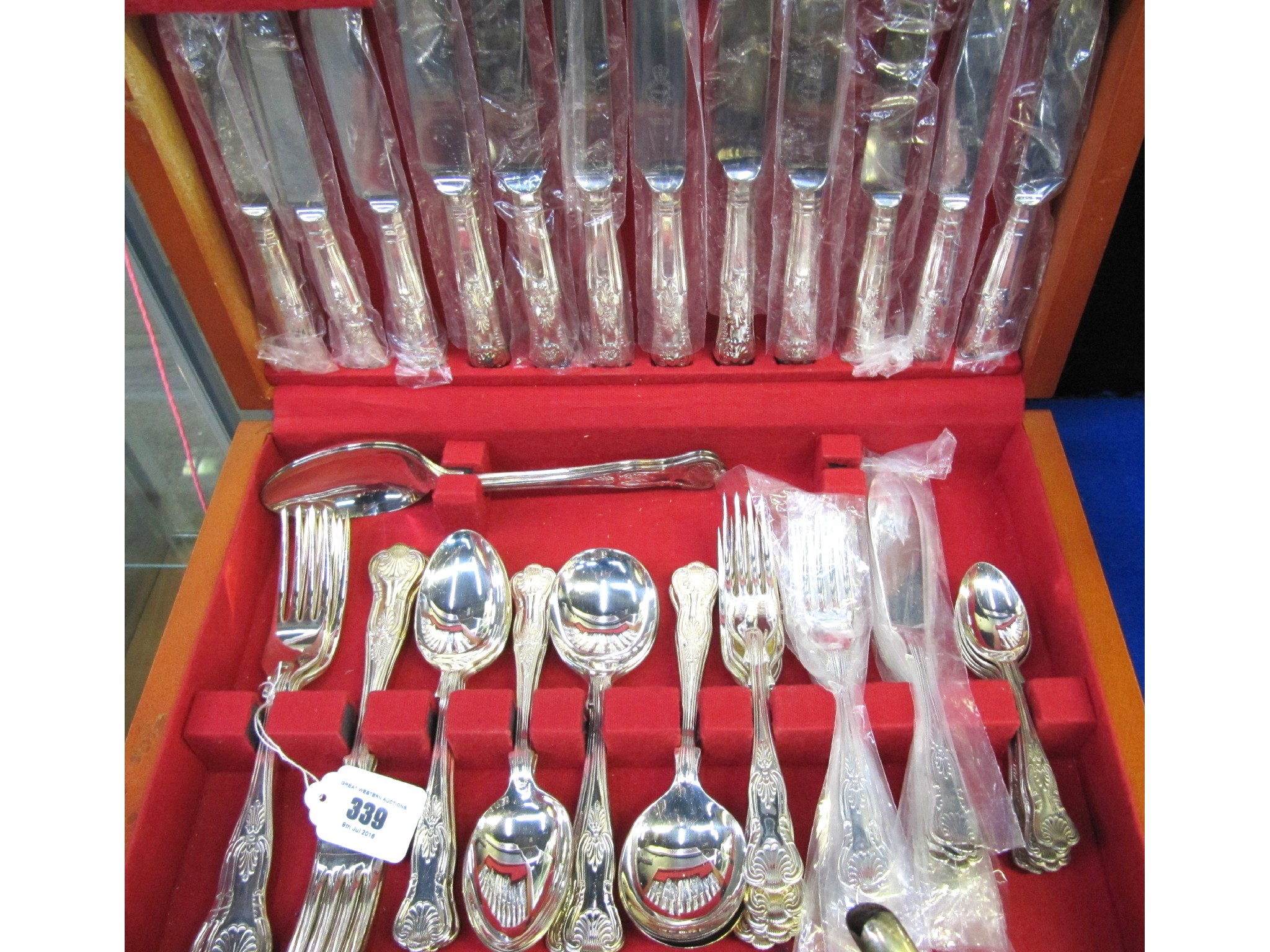 Appraisal: A canteen of silver plated cutlery