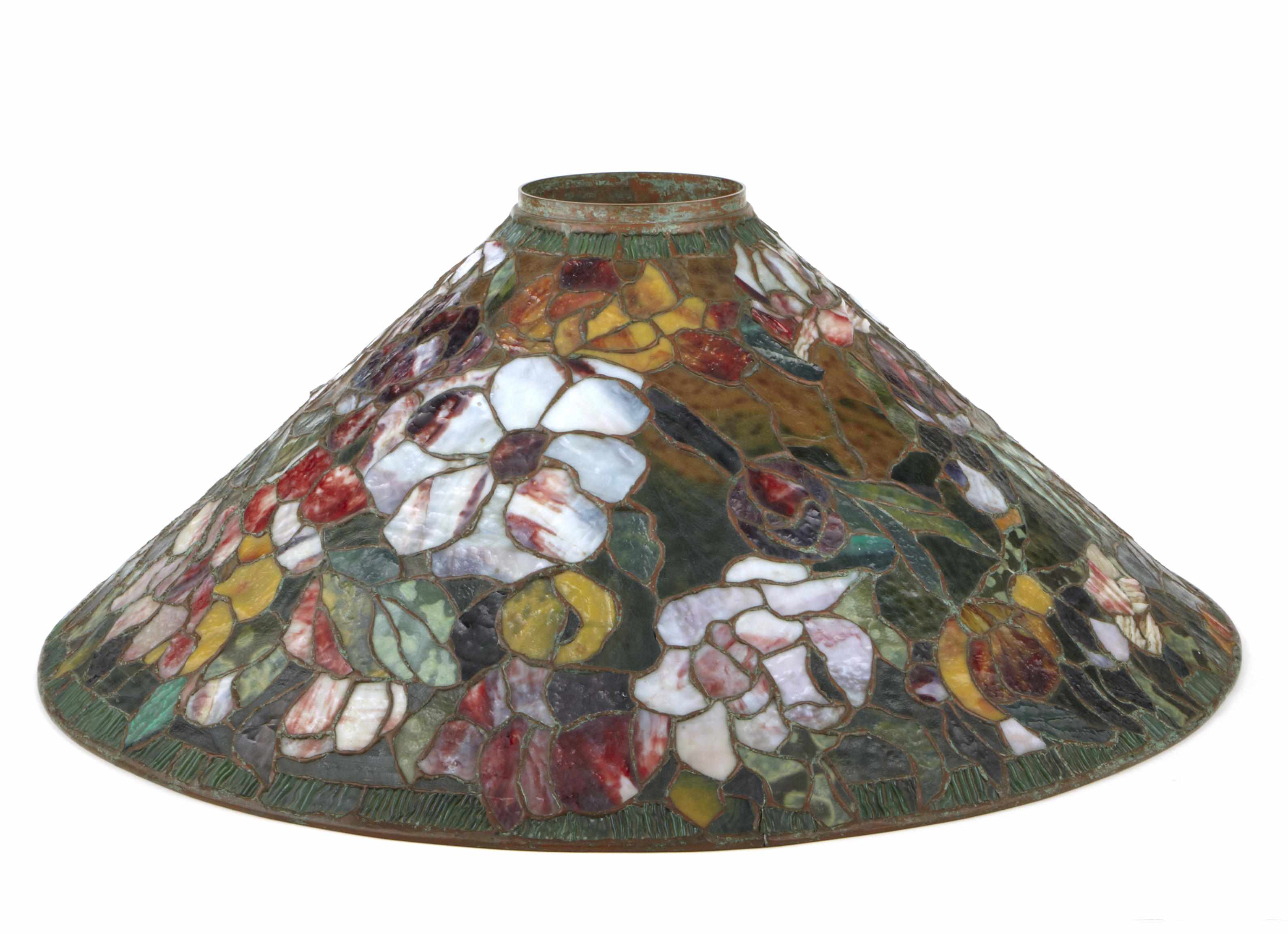 Appraisal: A Paul Crist Studios leaded glass Peony lamp shade height