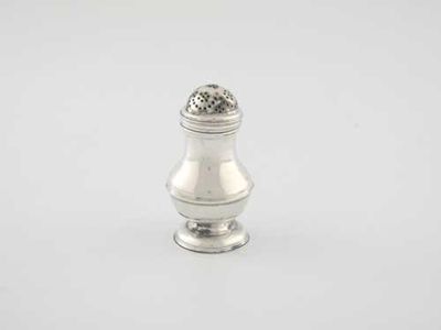 Appraisal: A George II bun top pepper of baluster form on