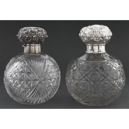 Appraisal: An Edwardian silver mounted cut glass scent bottle of globular