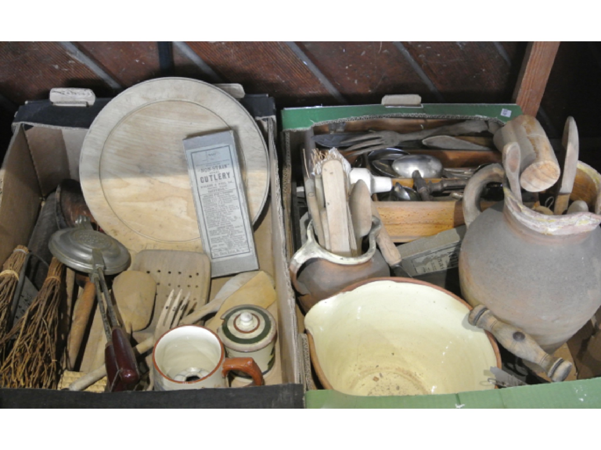 Appraisal: A box containing an assortment of mixed antique and later