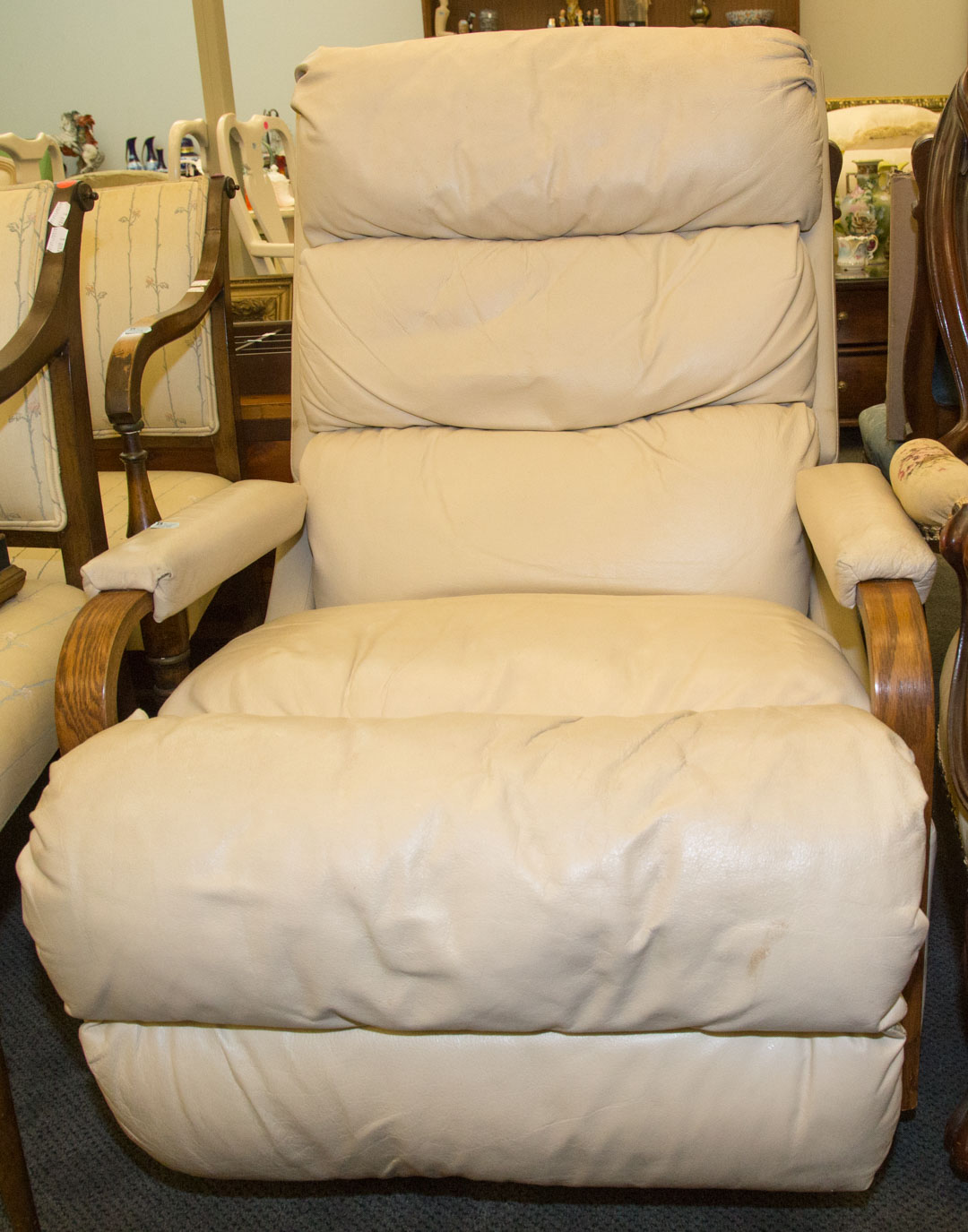 Appraisal: Contemporary recliner