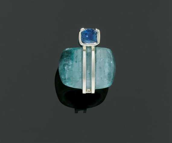 Appraisal: AQUAMARINE AND SAPPHIRE RING VONR TI DESIGN White gold Decorative