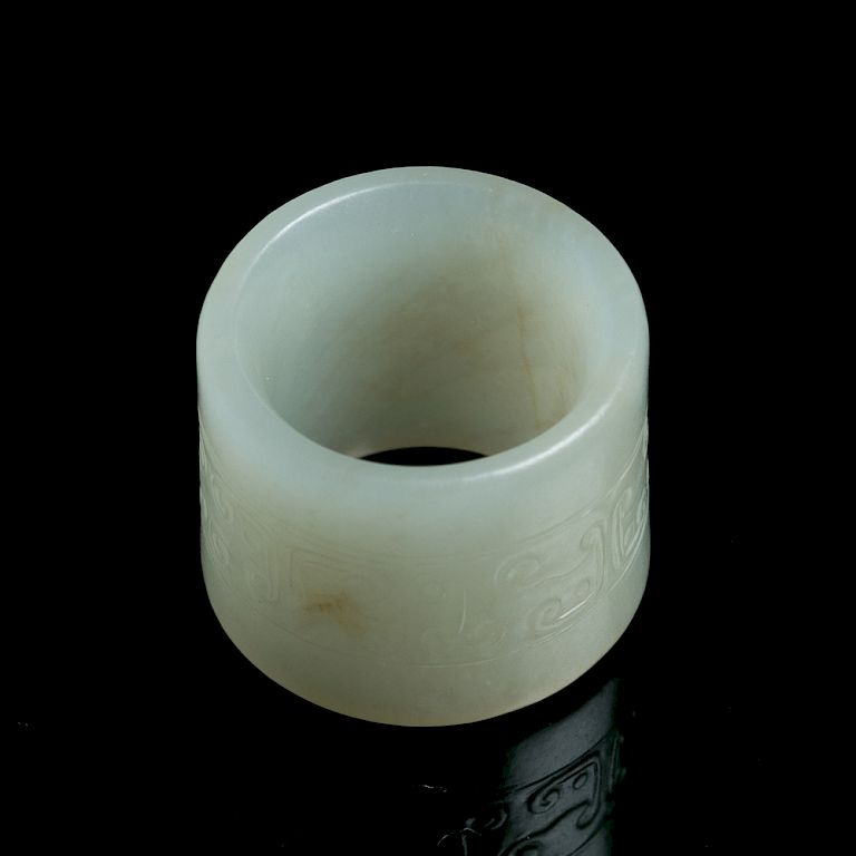 Appraisal: WHITE JADE ARCHER'S THUMB RING LATE QING The thumb ring