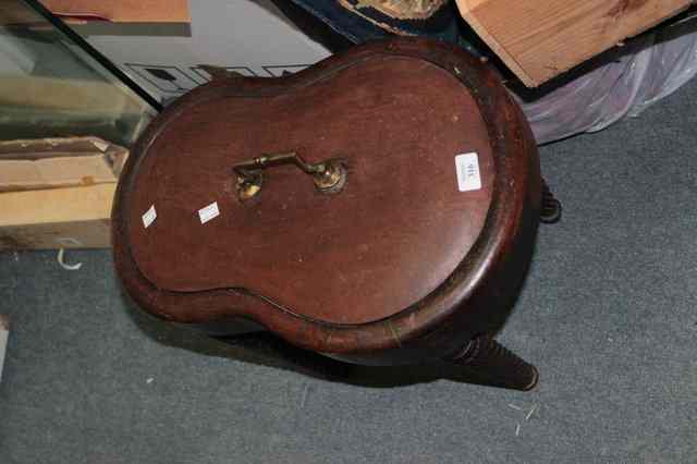 Appraisal: A TH CENTURY MAHOGANY AND LEAD LINED BIDET standing on