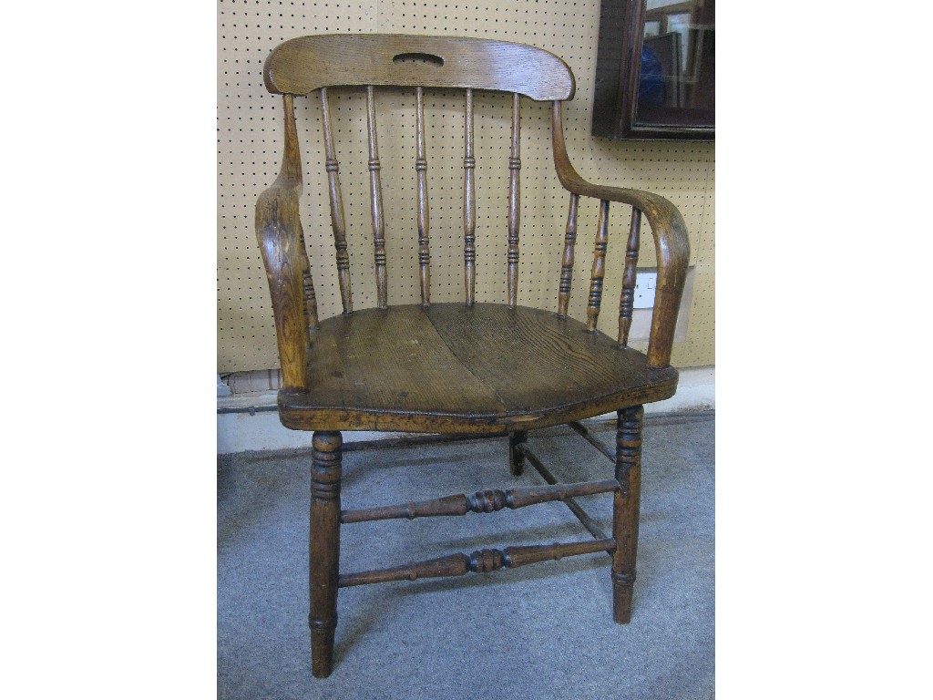 Appraisal: Elm kitchen chair with turned supports and rails