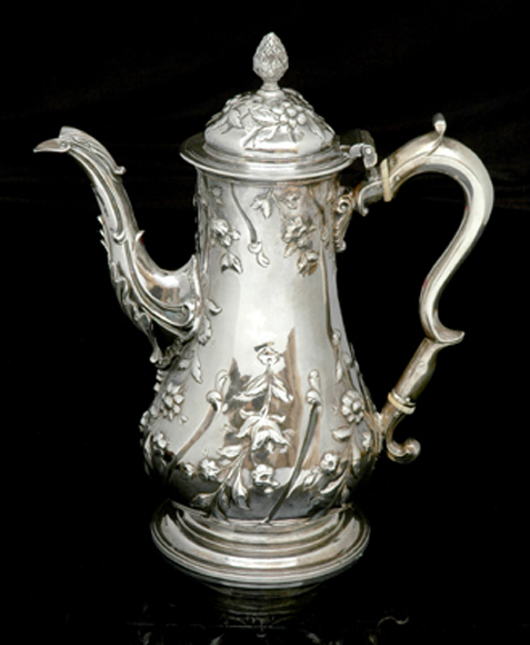 Appraisal: AN ASSOCIATED GEORGE III STERLING SILVER COFFEE POT Maker's mark