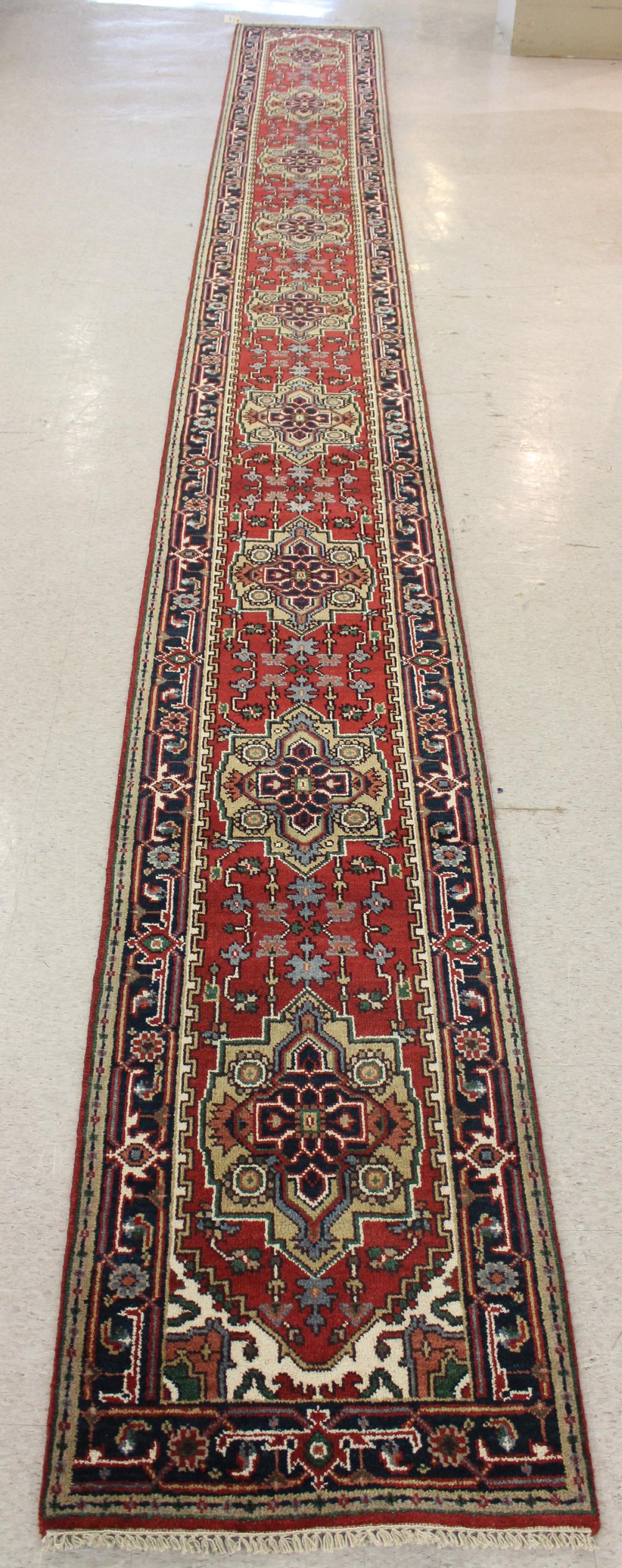 Appraisal: HAND KNOTTED ORIENTAL RUNNER Persian Serab design of stylized flowers