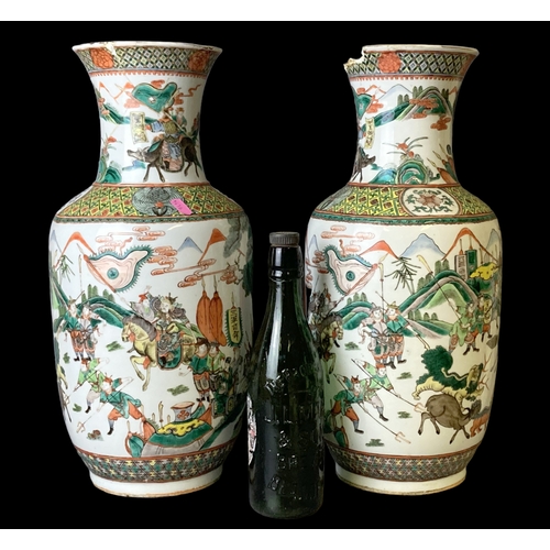 Appraisal: A large pair of Qing dynasty Famille verte porcelain vases