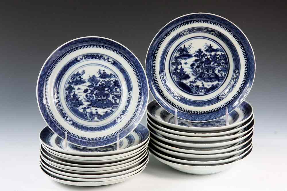 Appraisal: PLATES BOWLS CHINESE EXPORT - th c Fitzhugh Blue White