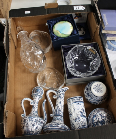 Appraisal: A mixed collection of items to include Royal Doulton glass