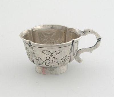 Appraisal: An early th century Russian provincial vodka cup with scroll