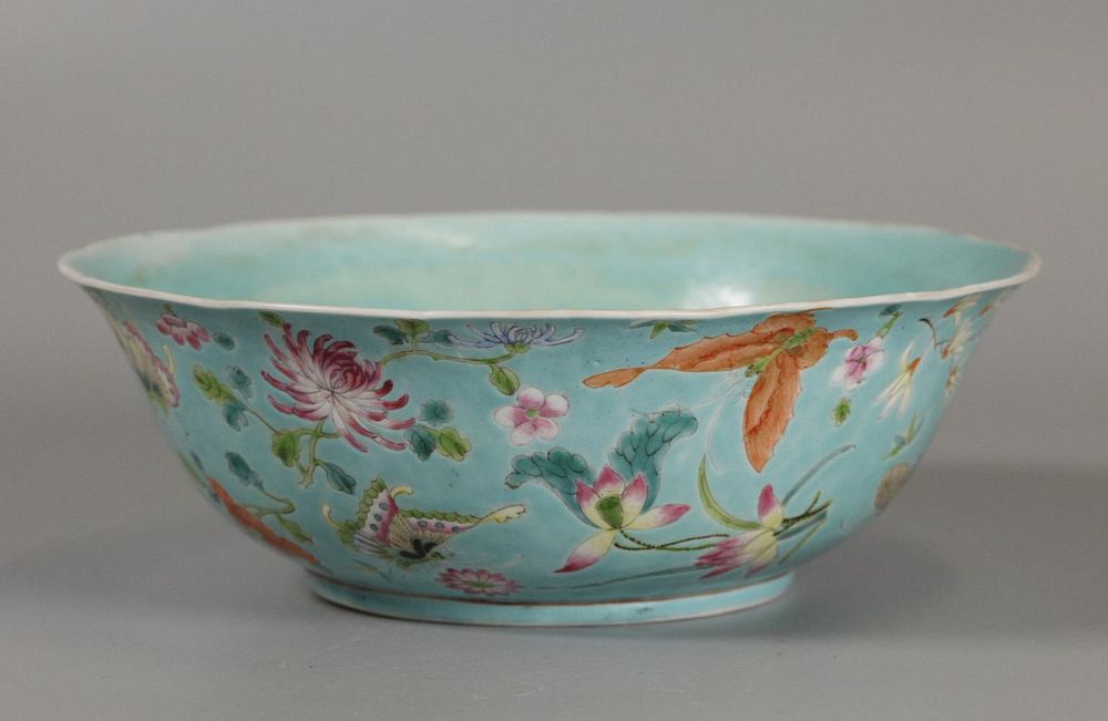 Appraisal: Chinese porcelain bowl possibly Republican period floral motif on turquoise