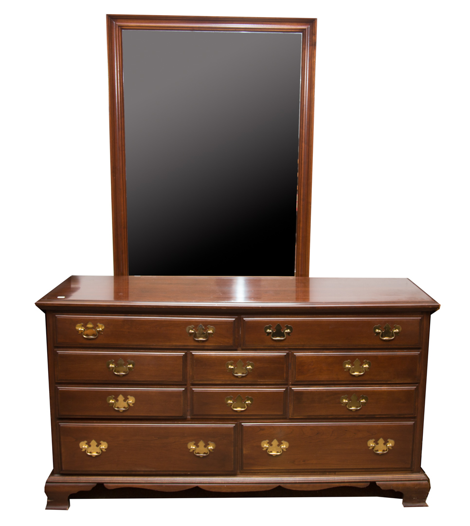 Appraisal: Mahogany mirrored chest of drawers Undernumber